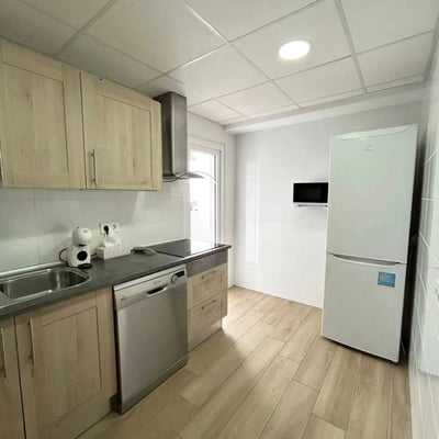 Rental of a cozy apartment with 3 bedrooms, 100 m², Alicante, Spain